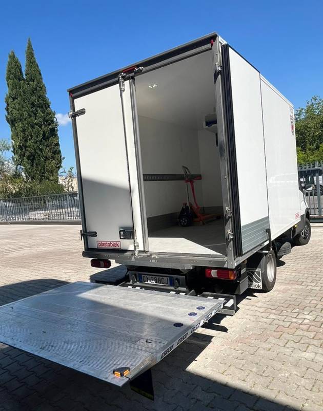 Camion-Tgsgo-cella-frigorifero